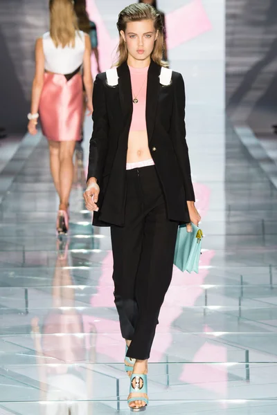 Look 8